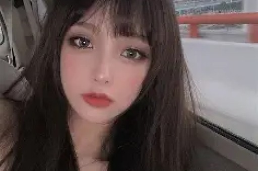 女大学生深夜得知母亲去世向同校70万粉丝博主求助后获助